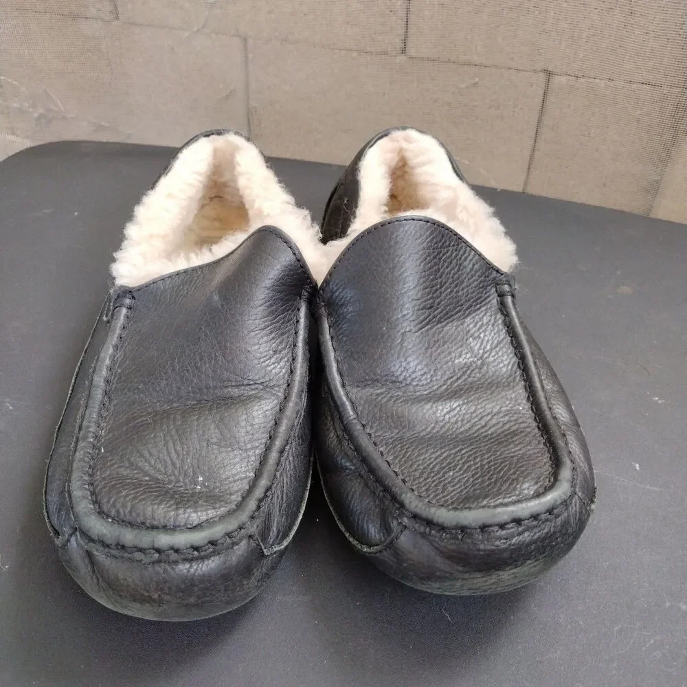 Ugg Ascot 5379B Men’s Black Leather Slippers Size 11 Wool Lined